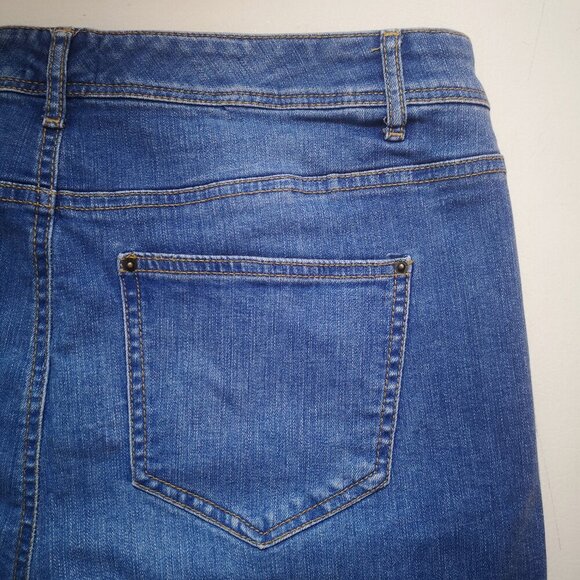 D/C Jeans Ladies Size 16 Straight Medium Wash Blue Jeans - Picture 10 of 13